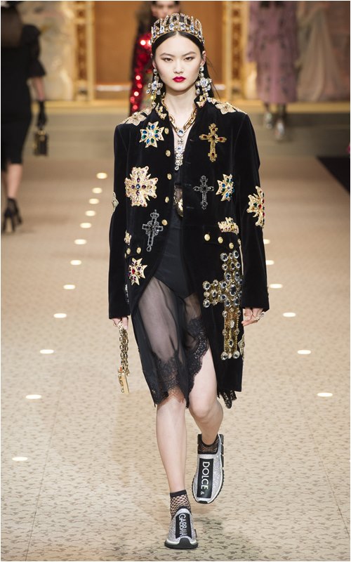 Cả Milan choáng ngợp với những nữ thần Dolce & Gabbana Cả Milan choáng ngợp với những nữ thần Dolce & Gabbana